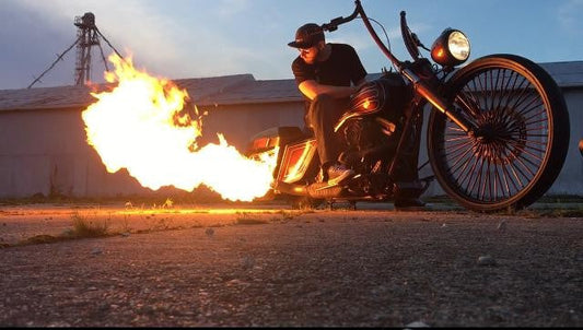 “Loud Pipes vs Performance Exhaust: What Most Riders Get Wrong”